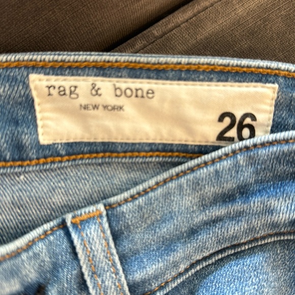 Rag & Bone Cate mid-rise ankle skinny jeans. - Picture 3 of 4